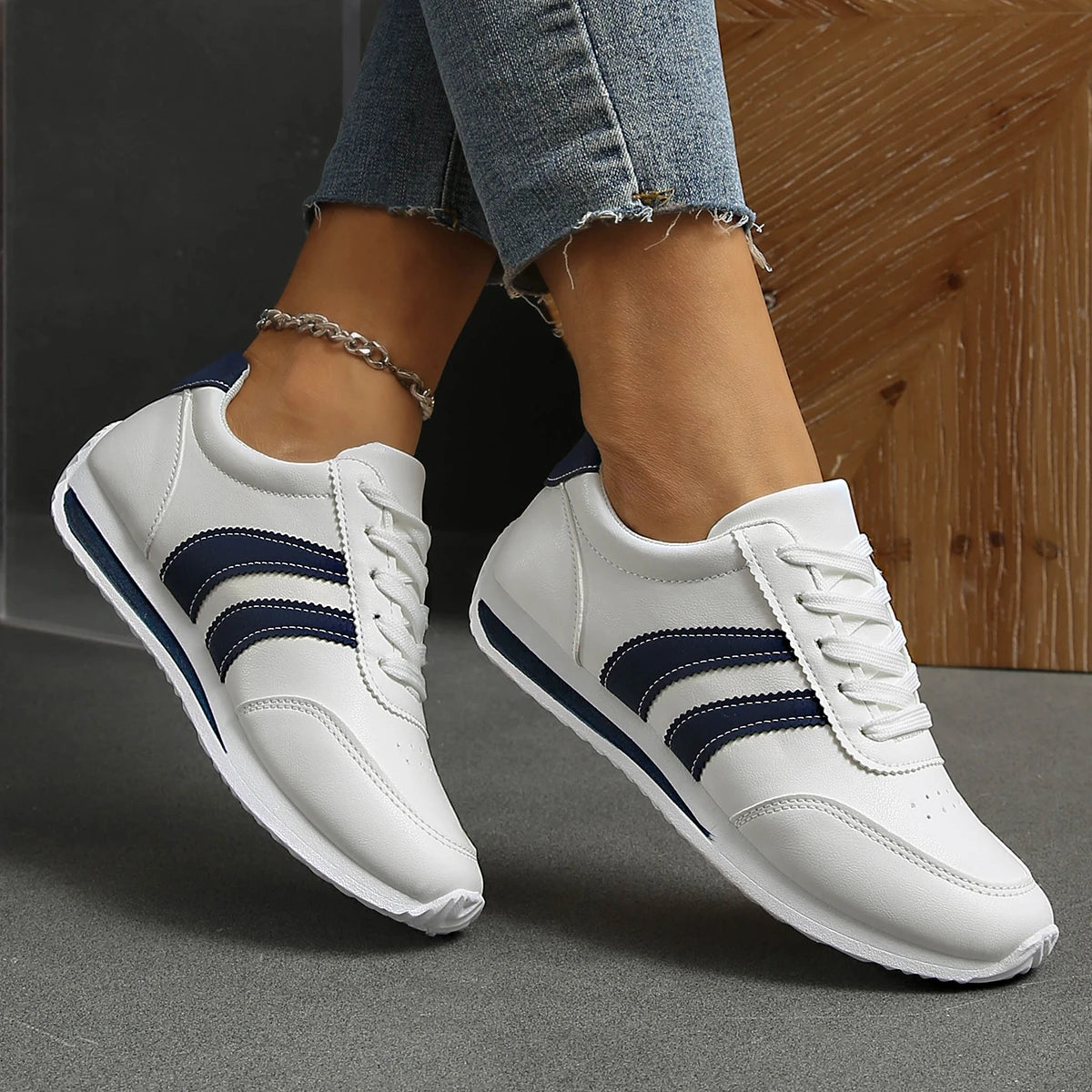 Women's Casual Lightweight Breathable Sport Shoes Spring Autumn New All-match Running Sneakers Zapatos De Mujer Tenis Jeans