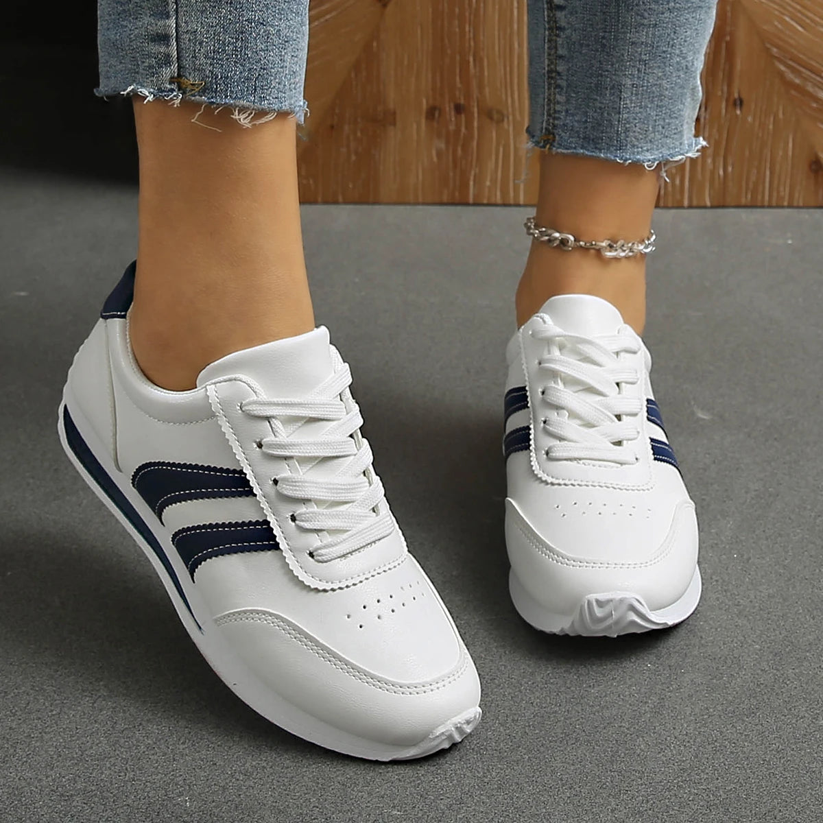 Women's Casual Lightweight Breathable Sport Shoes Spring Autumn New All-match Running Sneakers Zapatos De Mujer Tenis Jeans